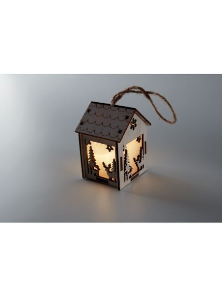 Maison en bois avec lumière